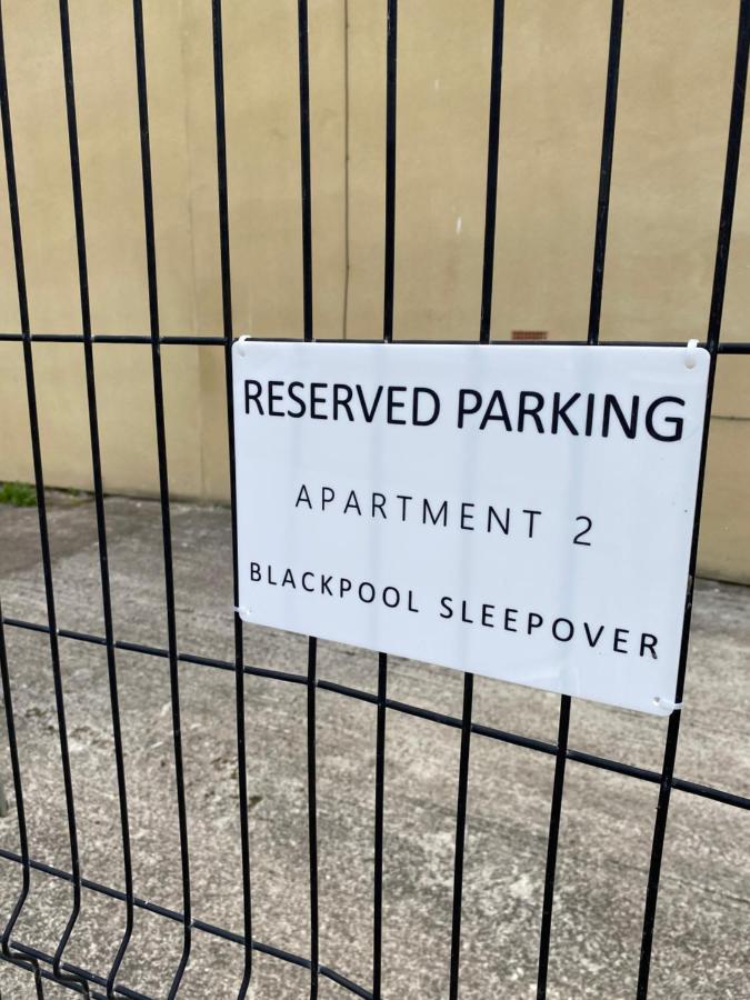 Blackpool Sleepover Apartment 2 Free Parking Sleeps 6 מראה חיצוני תמונה